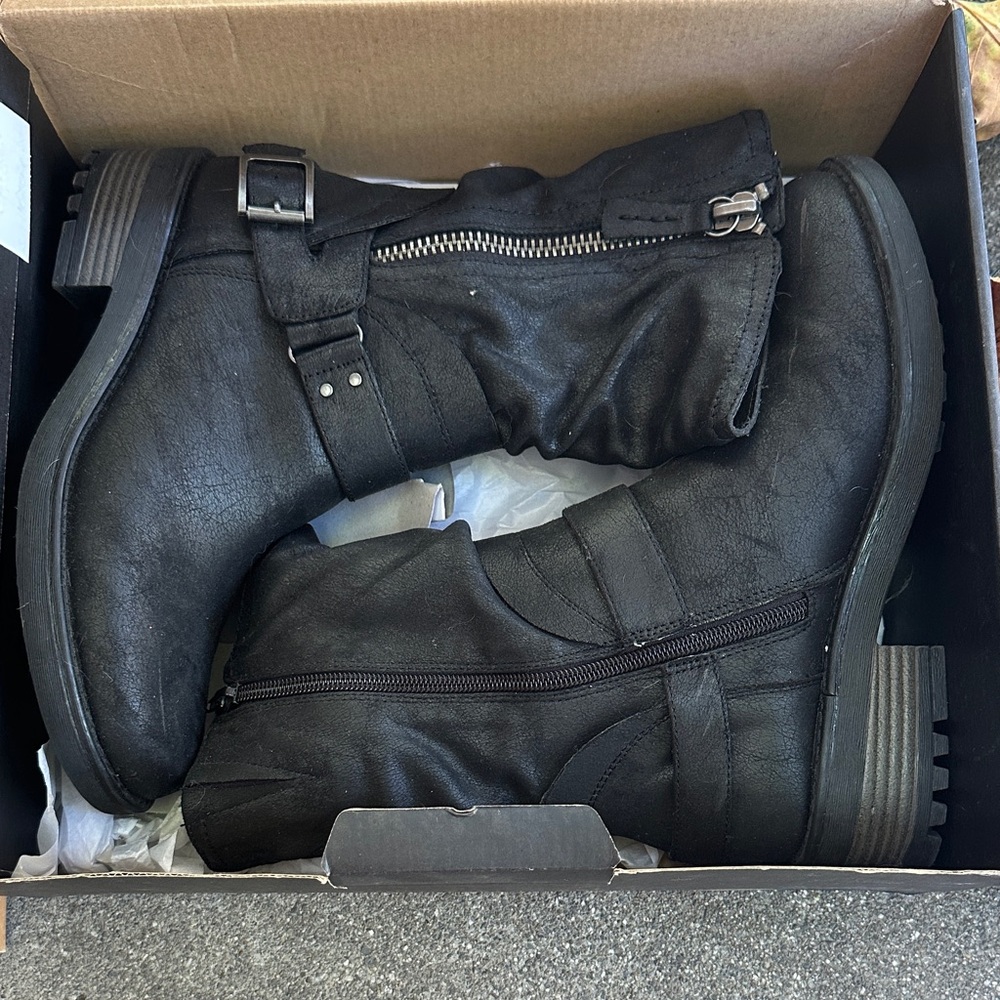 Fergie Men's Black Leather Boots with Buckle Detail